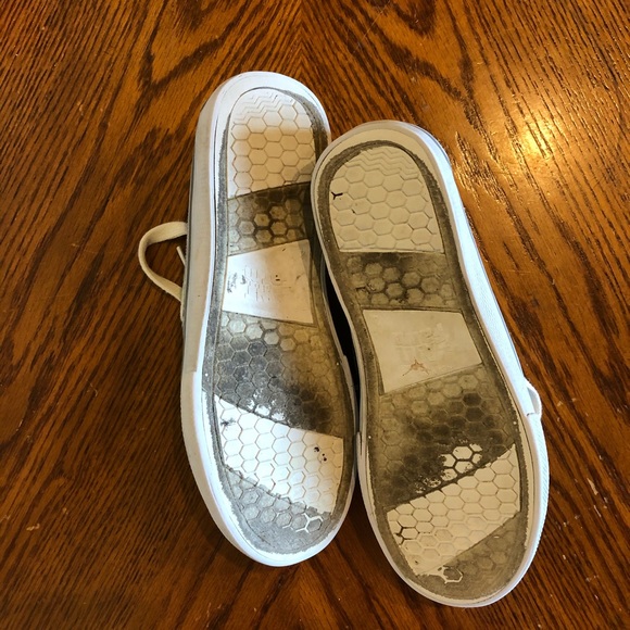 Girls Silver sequin shoes Size 4 - Picture 8 of 10